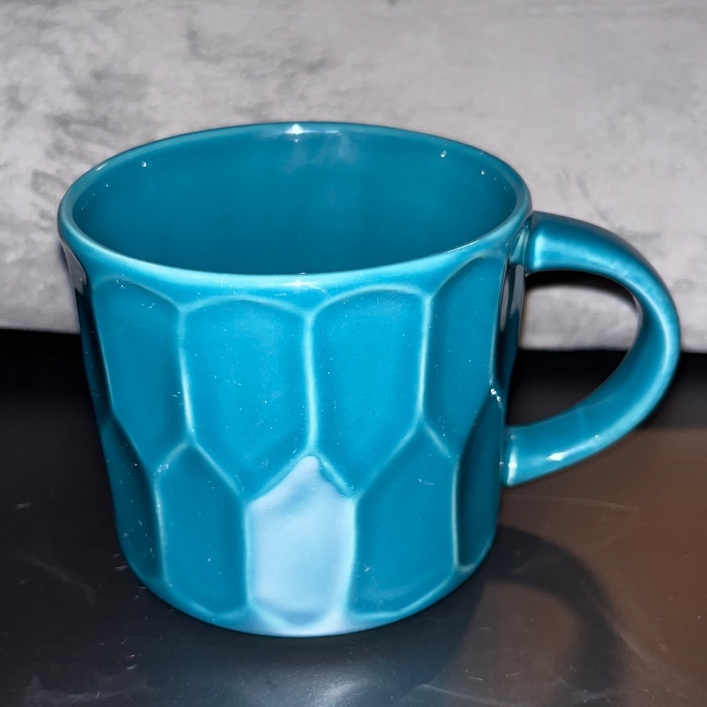 STARBUCKS 2014 Teal coffee mug 14 oz. Scalloped